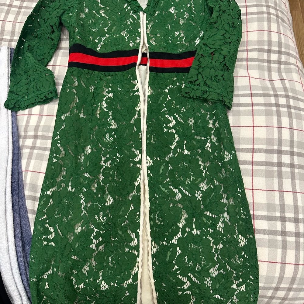 Gucci Emerald Lace Dress with Red Accents - Picture 5 of 16